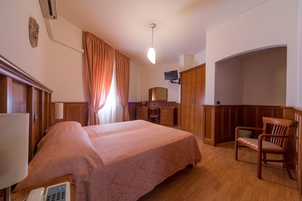 Hotel Del Camerlengo Fara San Martino Room photo